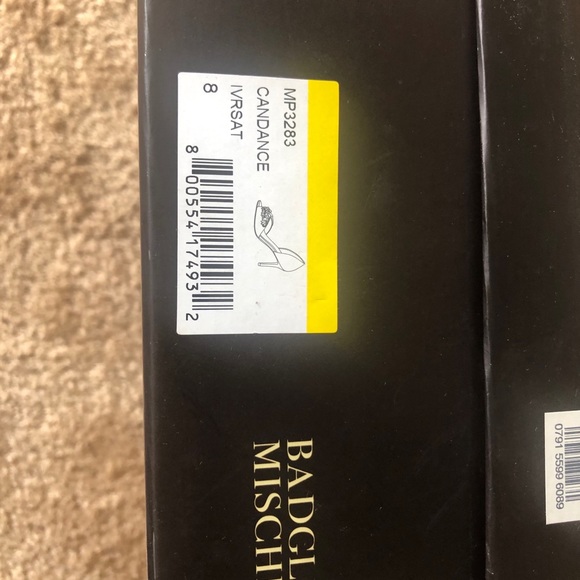 Badgley Mischka Ivory Candace Peep Toe Pump 8 - Picture 5 of 6